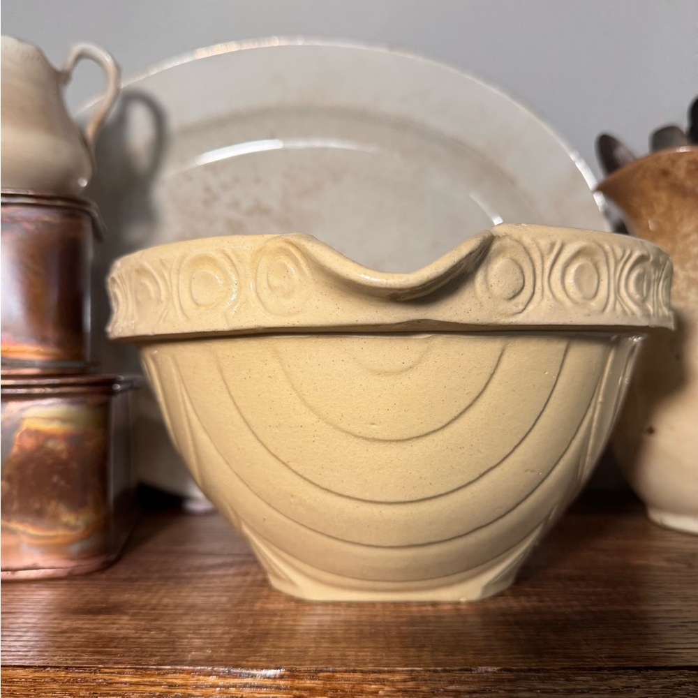 Stoneware Batter Bowl with Pouring Spout - Picture 11 of 16